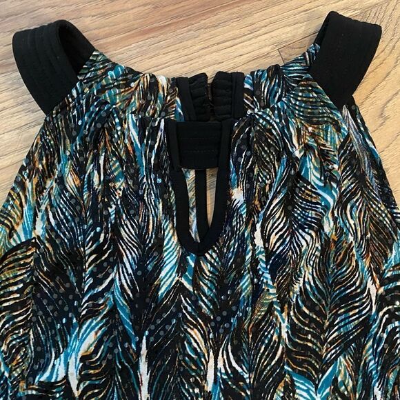 Shimmer Halter Top - Picture 3 of 4